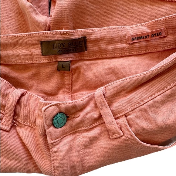 Women's Judy Blue Mid Rise Peach Distressed Jean Shorts Orange Size Large Summer - Picture 9 of 9